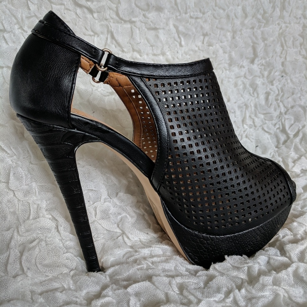Sexy Black Leather Peep Toe Pumps